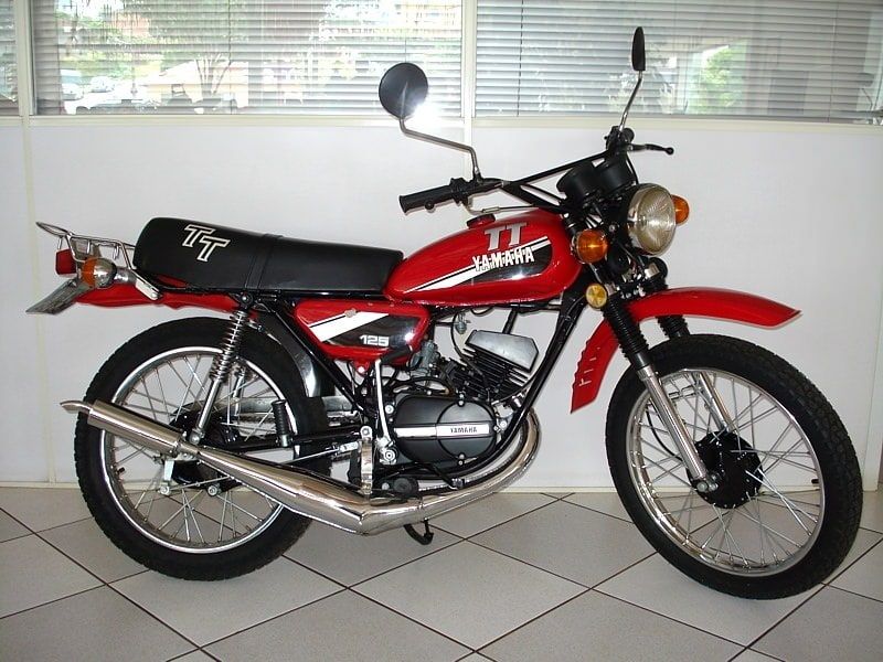 Motocar Motos - TT 125 (Ano 82) - Primeira motocicleta Yamaha todo-terreno nacional de fbrica,baseada na mecnica e estrutura da RX 125.