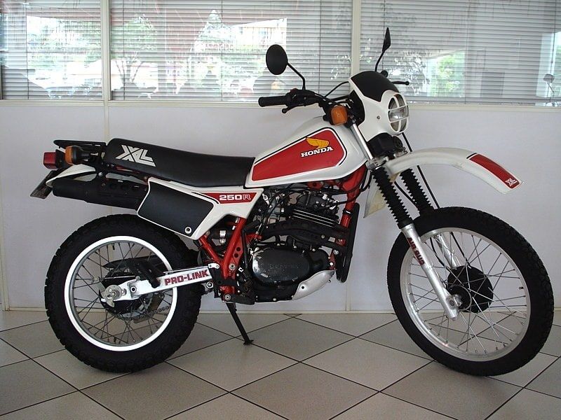 Motocar Motos - XL 250 R (Ano 84) - Bem original.