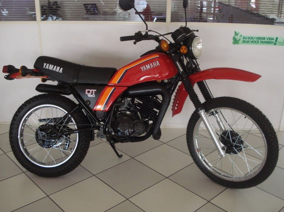 Motocar Motos - DT 180 (Ano 82) - Primeira DT 180 produzida no Brasil,tem s 5 marcha,motor 2 tempos